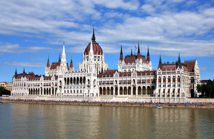 здание парламента.jpg