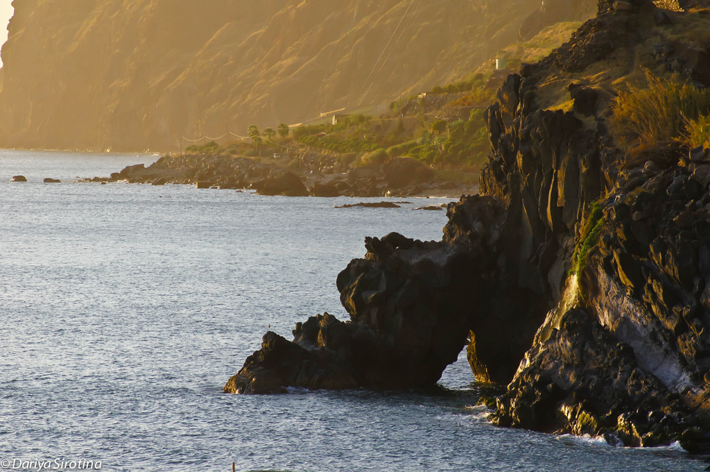 Скалистый Порто-Мониц и Атлантический океан.jpg